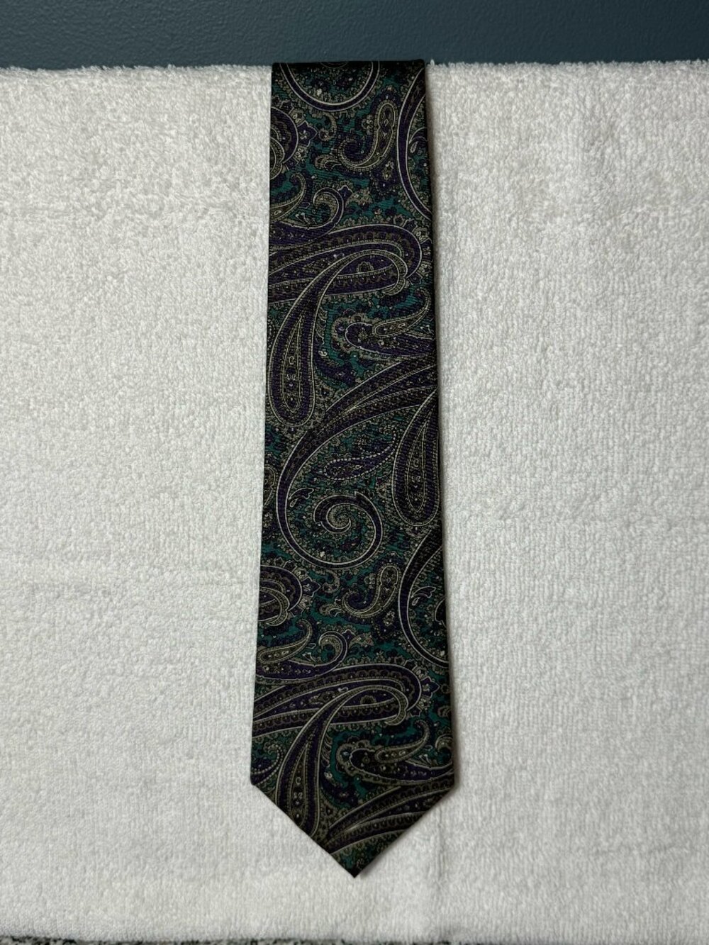 VINTAGE Burnham Ltd Men’s Neck Tie  All Silk Made in Dominica Republic